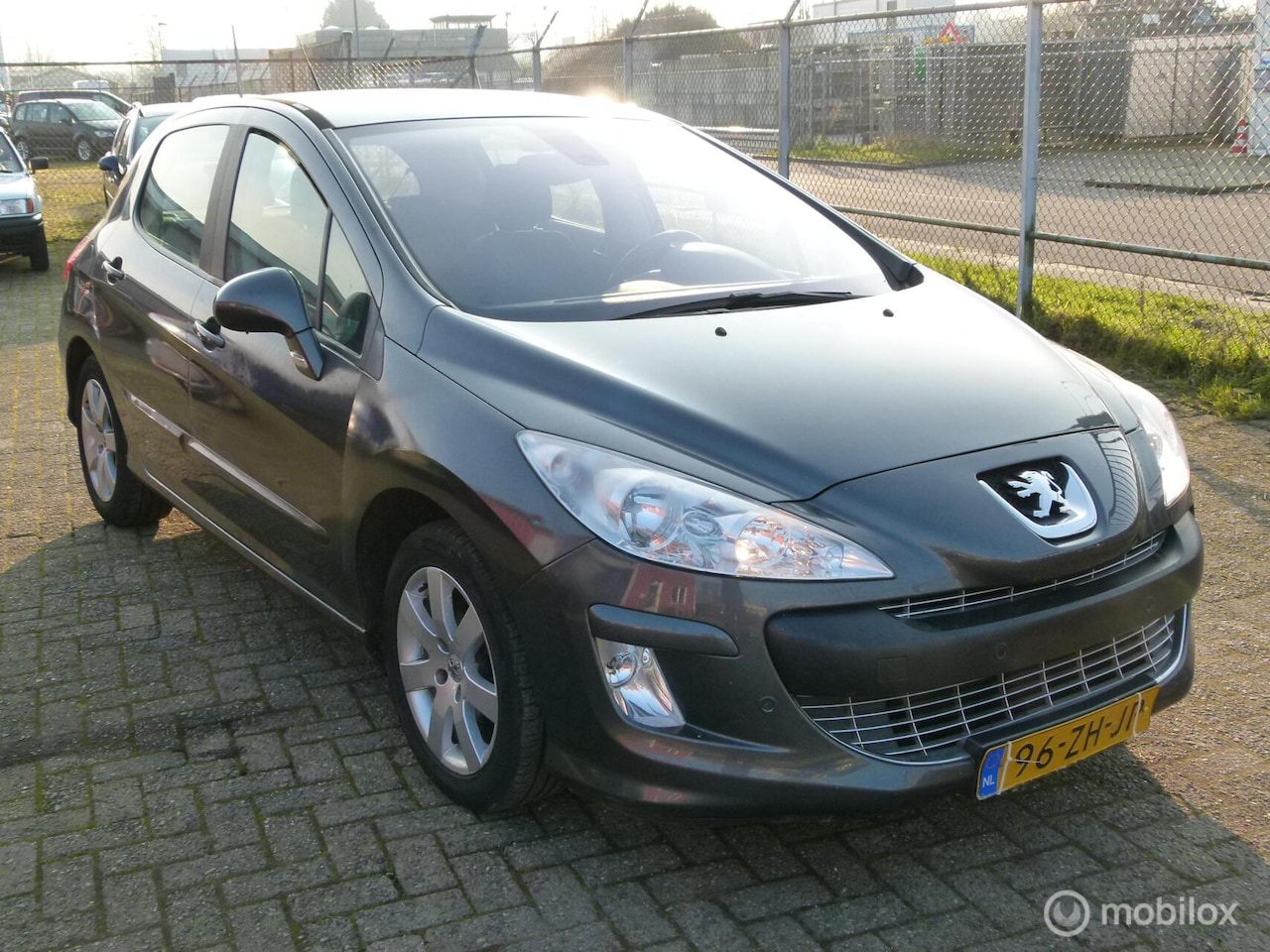 Peugeot 308 - 1.6 VTi XT NIEUWE APK 07-2026 panoramadak airco - AutoWereld.nl