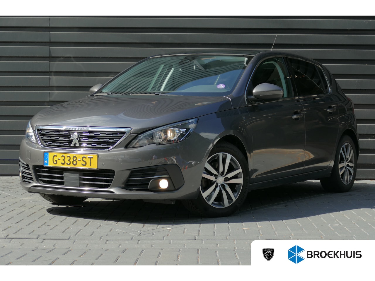 Peugeot 308 - 1.2 PURETECH 130PK 5-DRS ALLURE / NAVI / LED / PDC / CLIMA / 16"LMV / CAMERA / PANO.DAK / - AutoWereld.nl