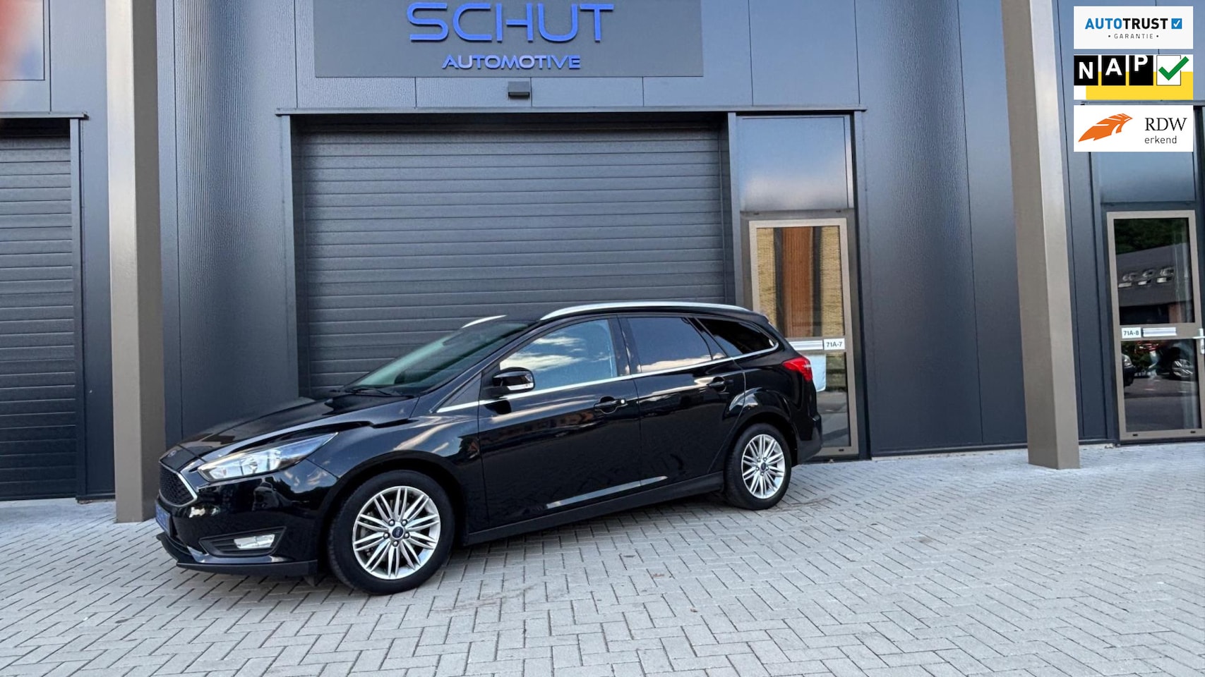 Ford Focus Wagon - 1.5 Business Edition AIRCO | NAVI | APPLE CARPLAY | STOELVERWARMING | STUURVERWARMING | PD - AutoWereld.nl