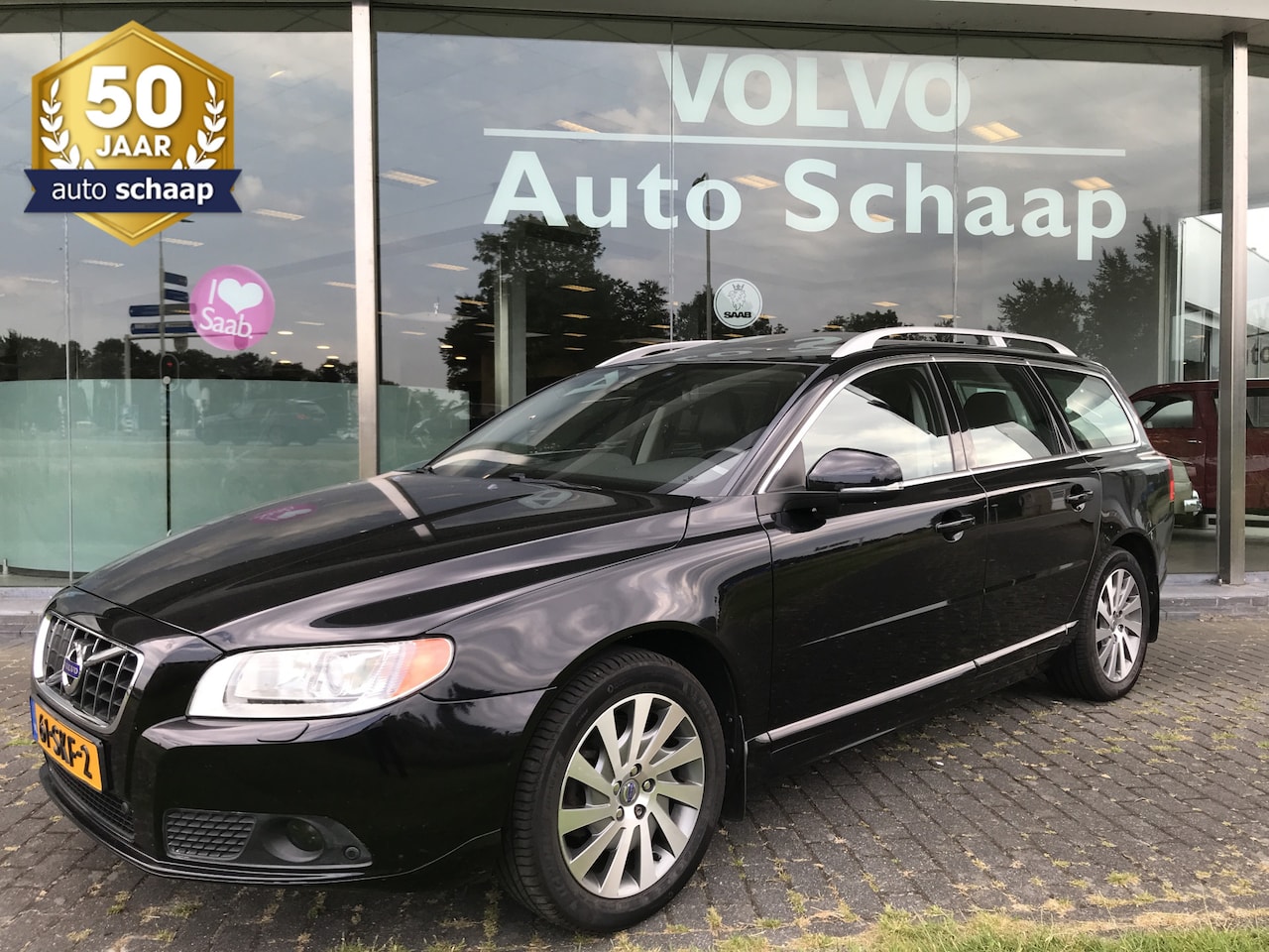 Volvo V70 - 1.6 T4 Limited Edition Automaat | Rijklaar incl garantie | Schuifdak Dodehoeksensoren Adap - AutoWereld.nl