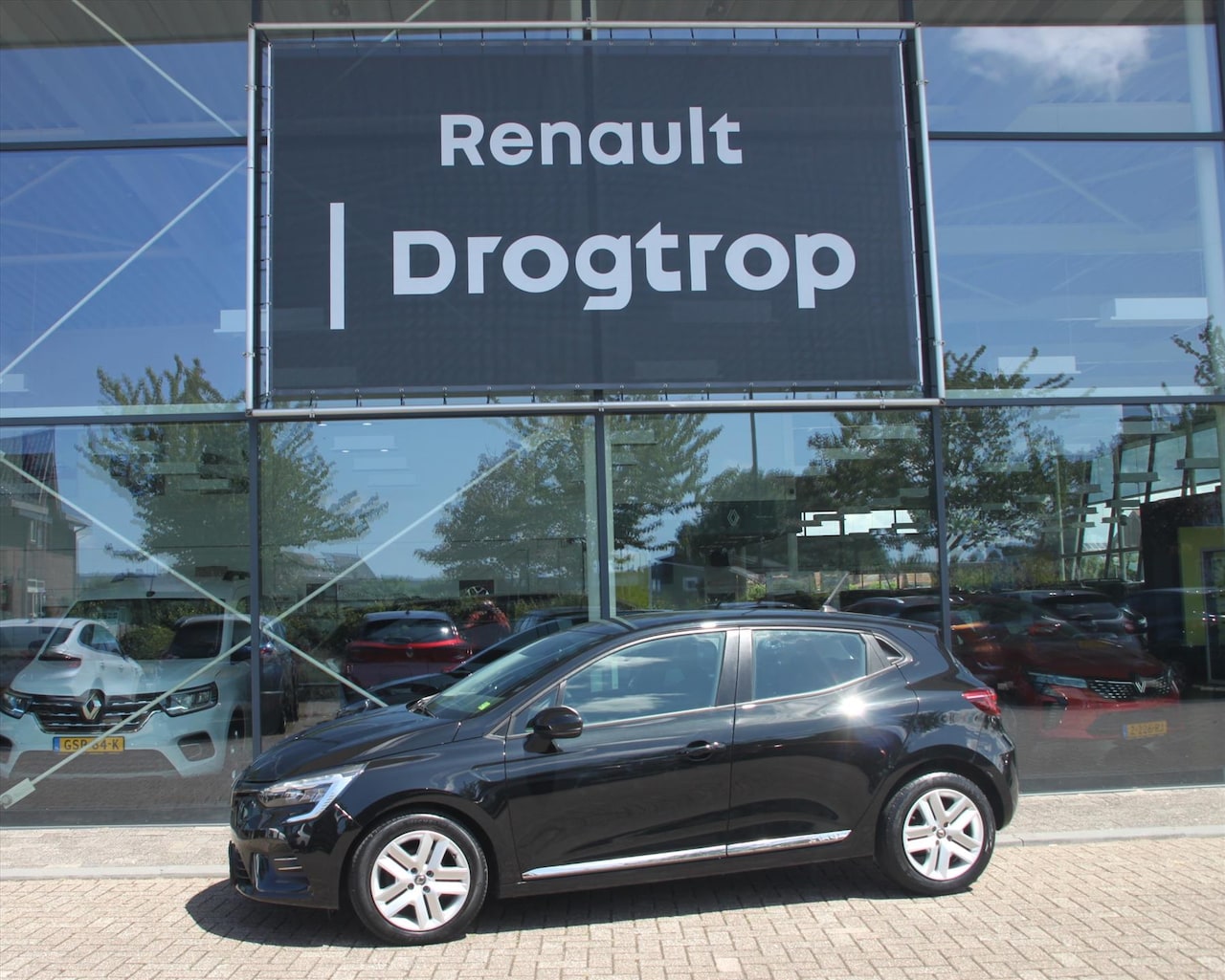 Renault Clio - 100PK-ZEN-70DKM-NAVI-CLIMA-PDC-BLUET-KEYLESS- - AutoWereld.nl
