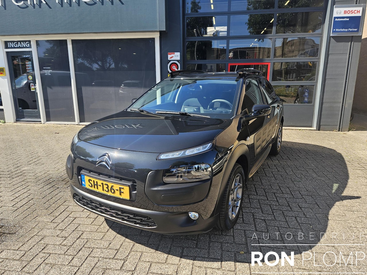 Citroën C4 Cactus - 1.2 PureTech Shine /Airco/ Navigatie/ Cruise/Camera/LED/ LMV/ PDC - AutoWereld.nl