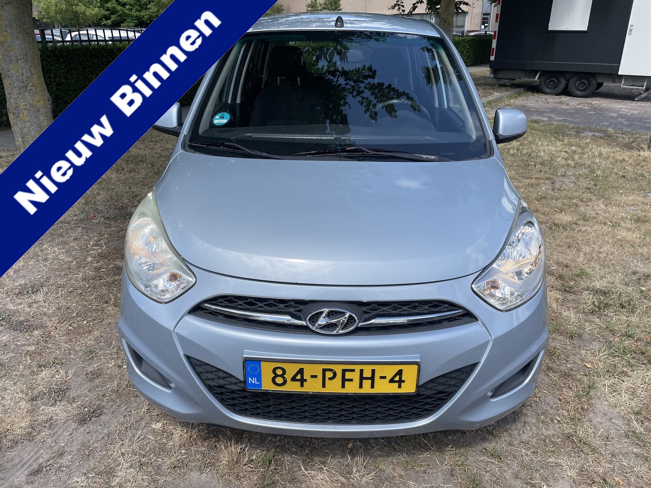 Hyundai i10 - 1.2 i-Drive Cool Zeer mooie i10 boekjes en 2 sleutels aanwezig airco werkt goed exstra win - AutoWereld.nl