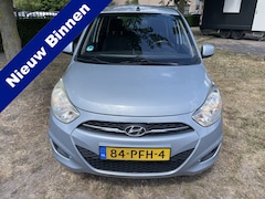 Hyundai i10 - 1.2 i-Drive Cool Zeer mooie i10 boekjes en 2 sleutels aanwezig airco werkt goed exstra win