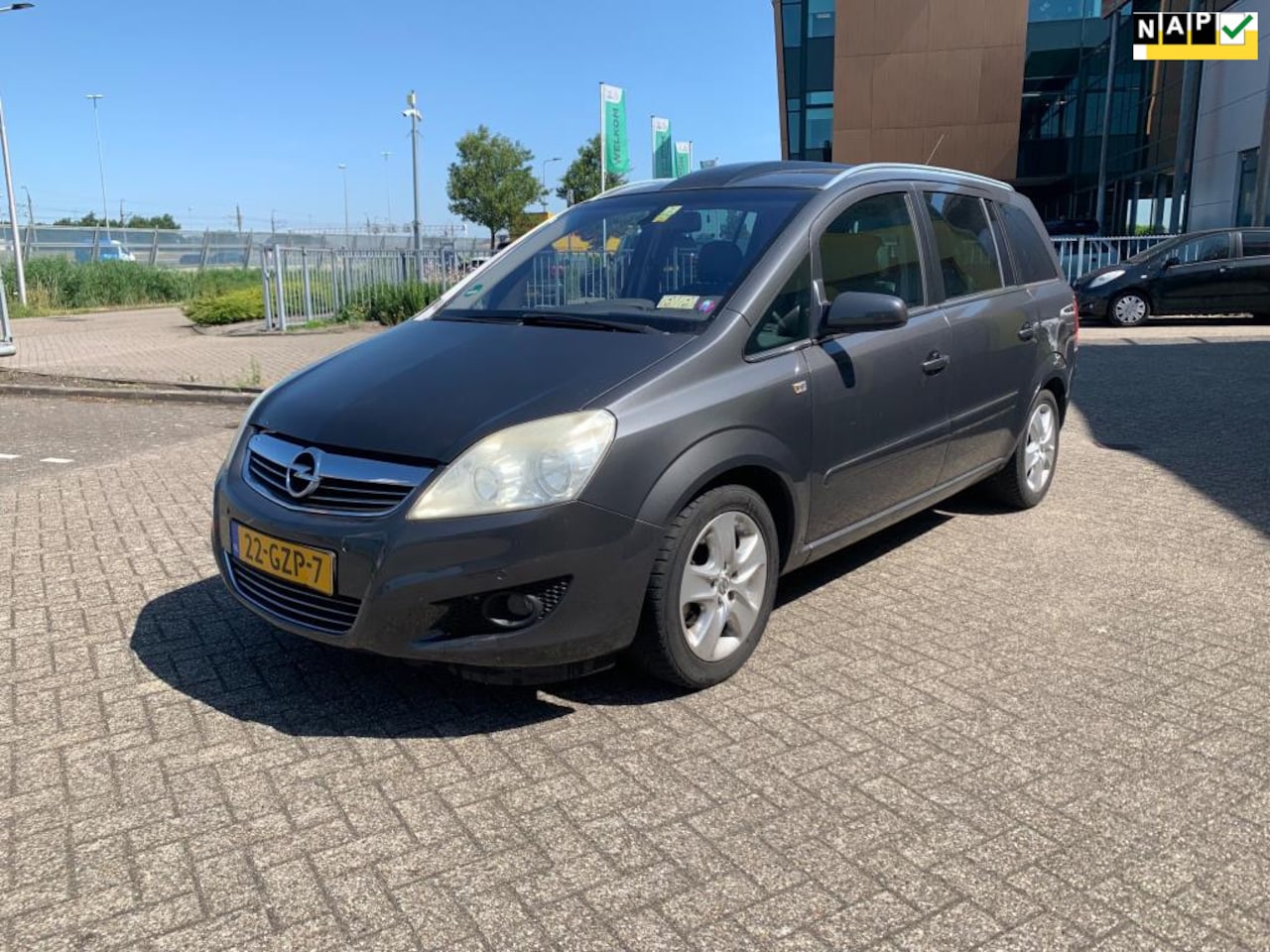 Opel Zafira - 1.8 Business Grijs 2008 Airco Cruise Pano 7-zits - AutoWereld.nl