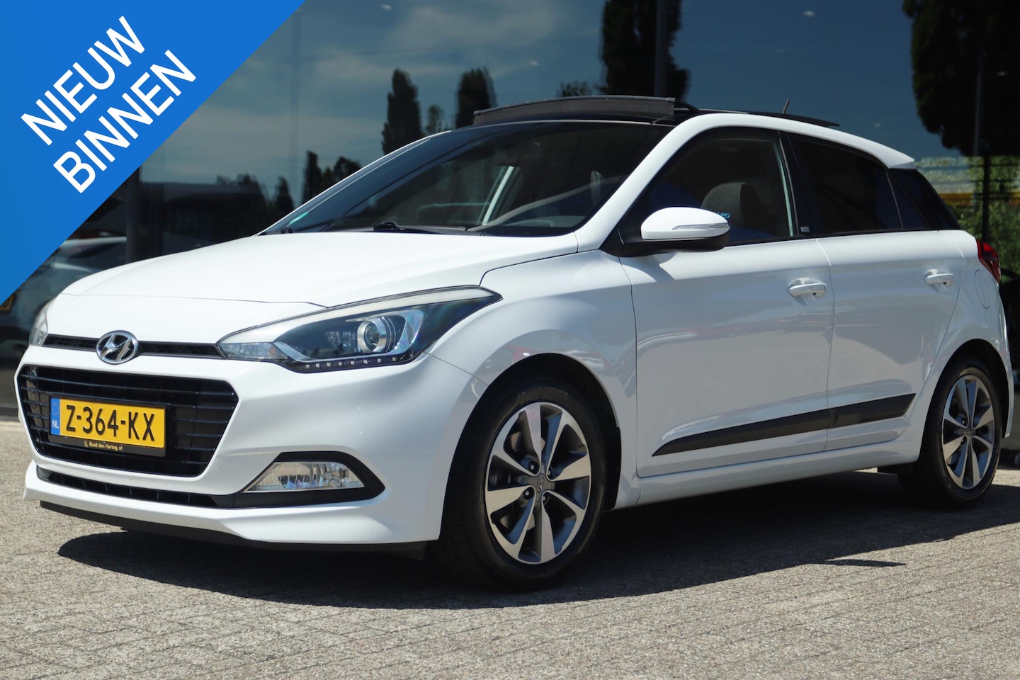 Hyundai i20 - 1.0 T-GDI 120PK PREMIUM | PANO | CAMERA | NAVI | CRUISE | CLIMATE - AutoWereld.nl