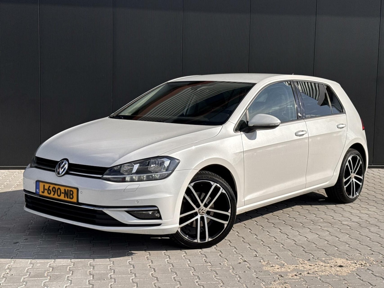 Volkswagen Golf - 7.5 VII1.4 TSI Sound DSG | 86.000 KM | 2018 - AutoWereld.nl