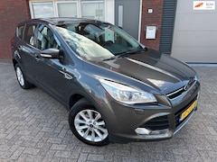 Ford Kuga - 1.5 Titanium / Navi / Leder / Camera / PDC / NAP