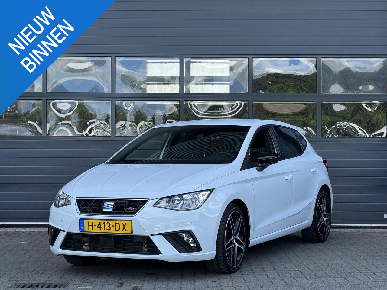 SEAT Ibiza - 1.0 TSI FR BUSINESS INTENSE I VIRTUAL COCKPIT I BEATS AUDIO I APPLE CARPLAY I NAVIGATIE - AutoWereld.nl