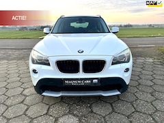 BMW X1 - SDrive18i Executive XENON OPEN DAK PANORAMA DAK NAVI SCHERM / VELGEN
