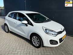 Kia Rio - 1.2 CVVT Super Pack/Navi/Airco/cruise/parkeer sensoren/start/stop