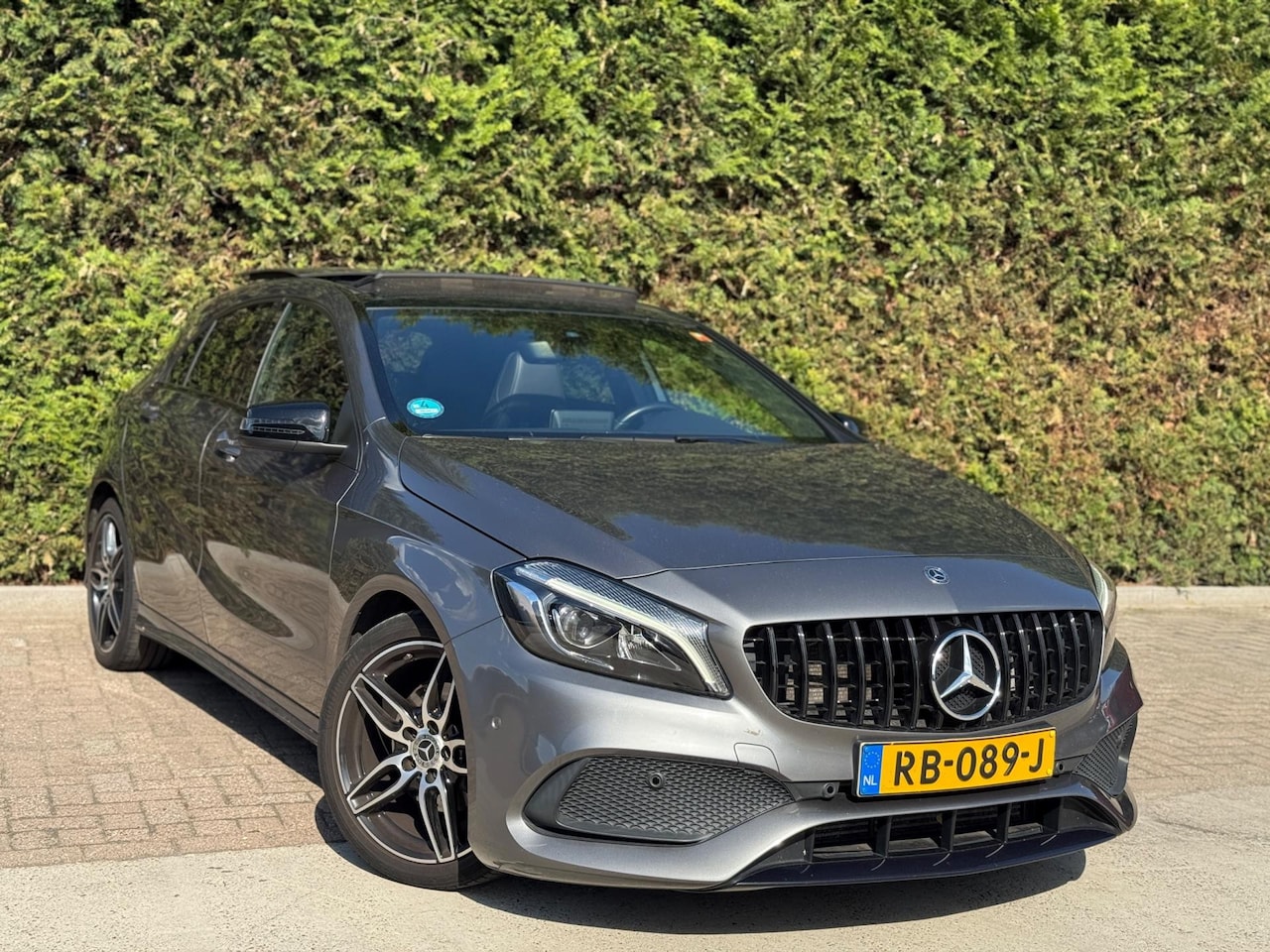 Mercedes-Benz A-klasse - A180 AMG Pakket Panorama - AutoWereld.nl