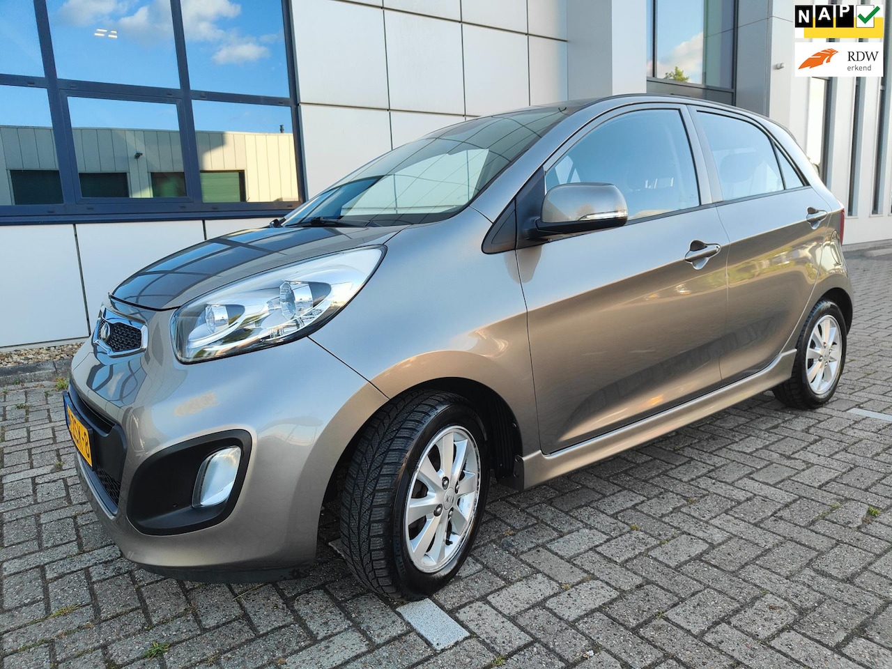 Kia Picanto - 1.2 CVVT Plus Pack 1e eigenaar AUTOMAAT - AutoWereld.nl