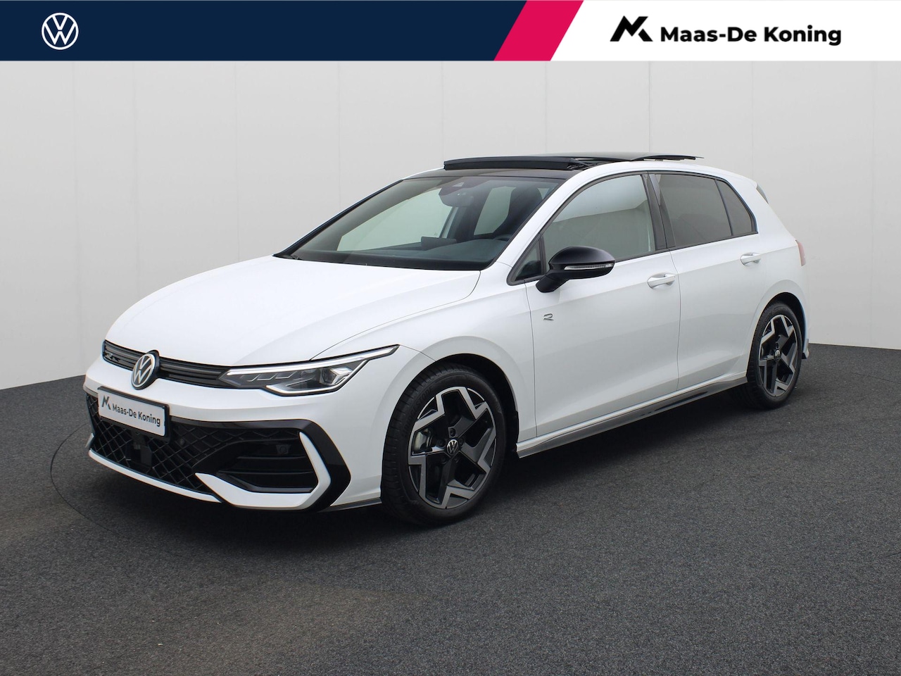 Volkswagen Golf - 1.5eTSI/150PK R-Line Blackstyle DSG · NIEUW MODEL · Panoramadak · Camera + Parkeersensoren - AutoWereld.nl