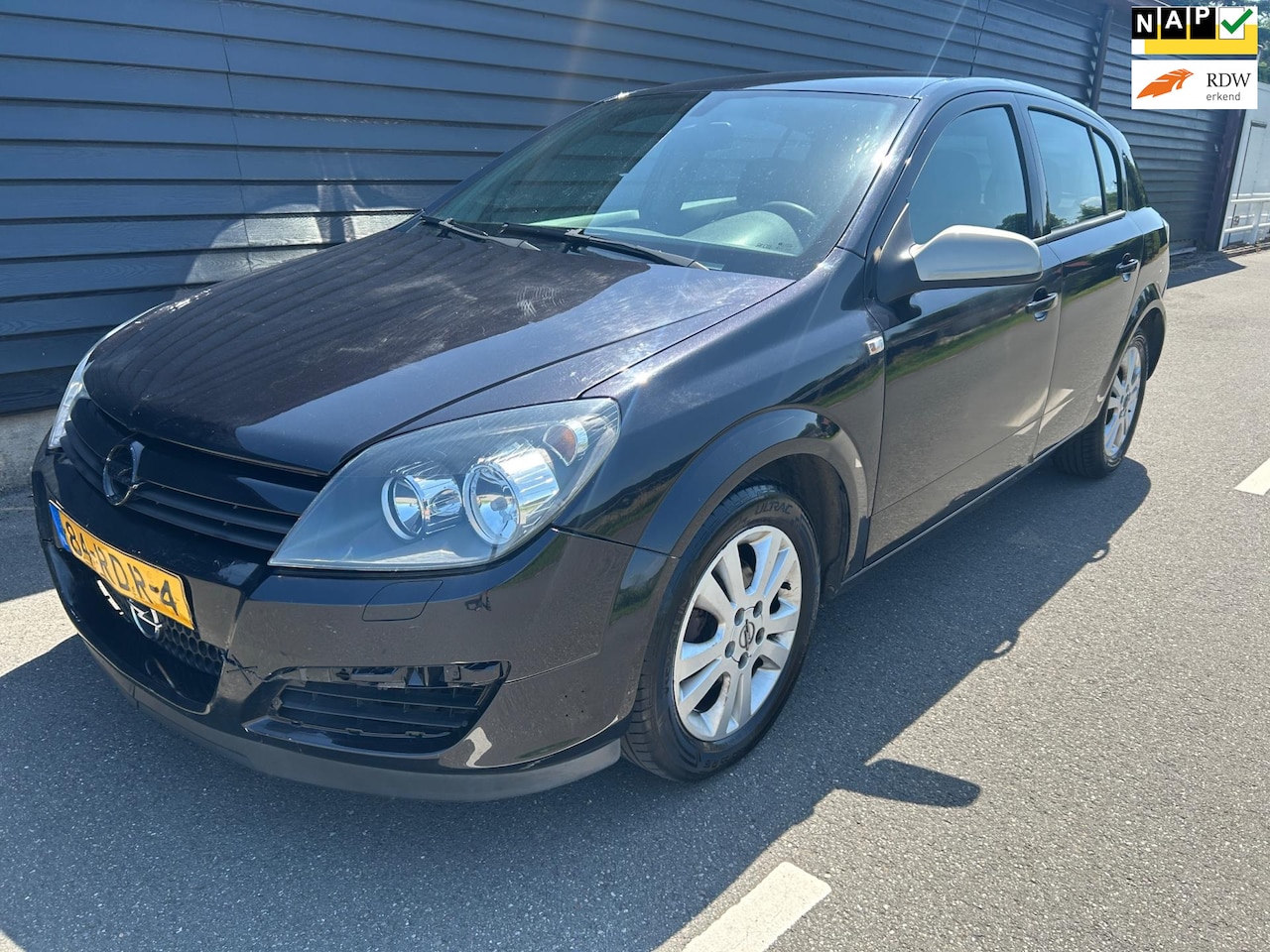 Opel Astra - 1.8 Essentia 5-deurs Rijdt Goed APK tm 19-04-2026 - AutoWereld.nl