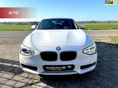 BMW 1-serie - 116i NAP 5D Airco Xenon Nw APK Navi Scherm Velgen Cruise Control