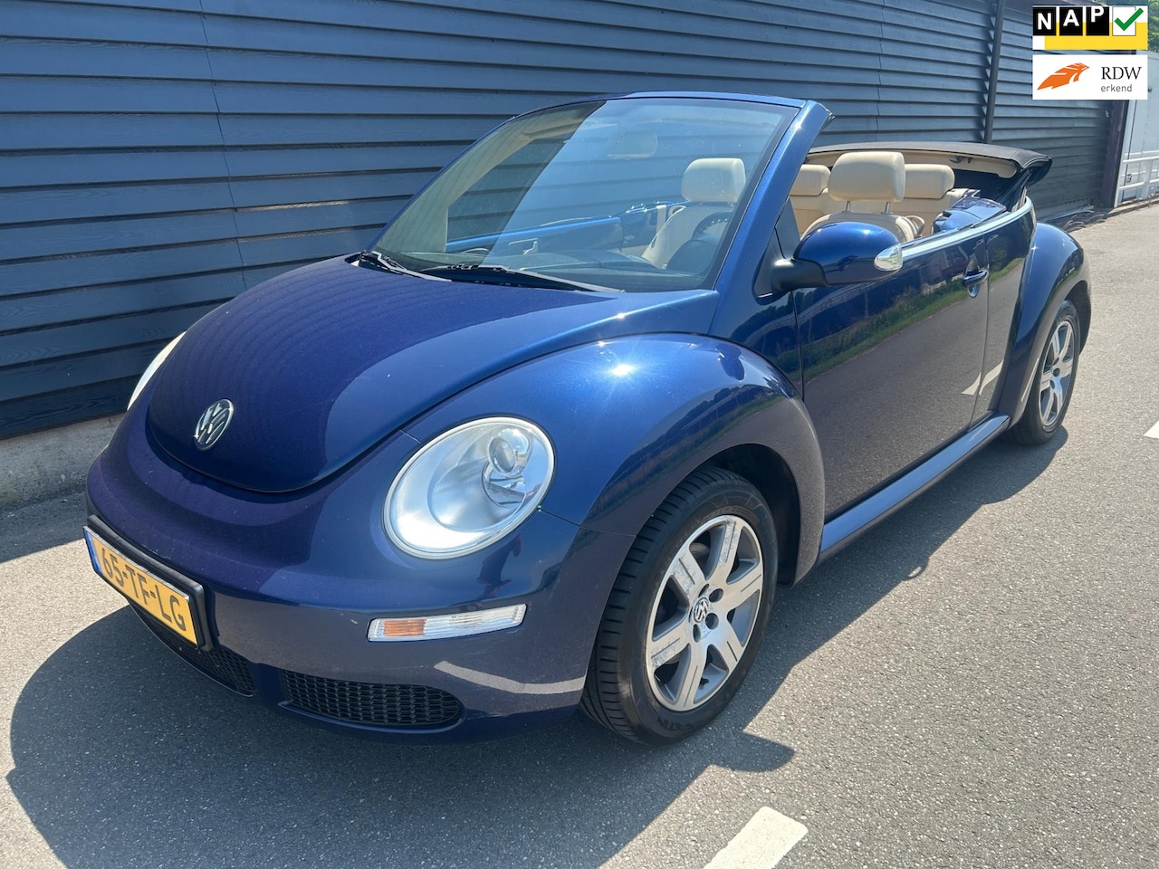Volkswagen New Beetle Cabriolet - 2.0 Highline Leder APK - AutoWereld.nl