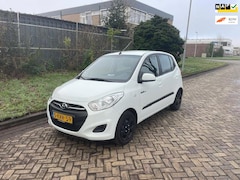 Hyundai i10 - 1.0 i-Drive Cool Airco/Navi/Apk/Car play android