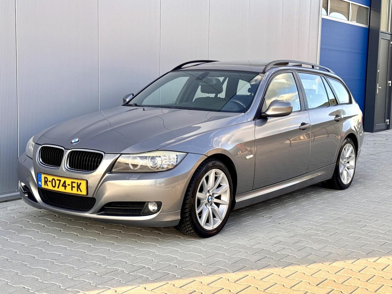 BMW 3-serie Touring - 318i | Xenon | Pano | Navi | Leder | Clima! - AutoWereld.nl