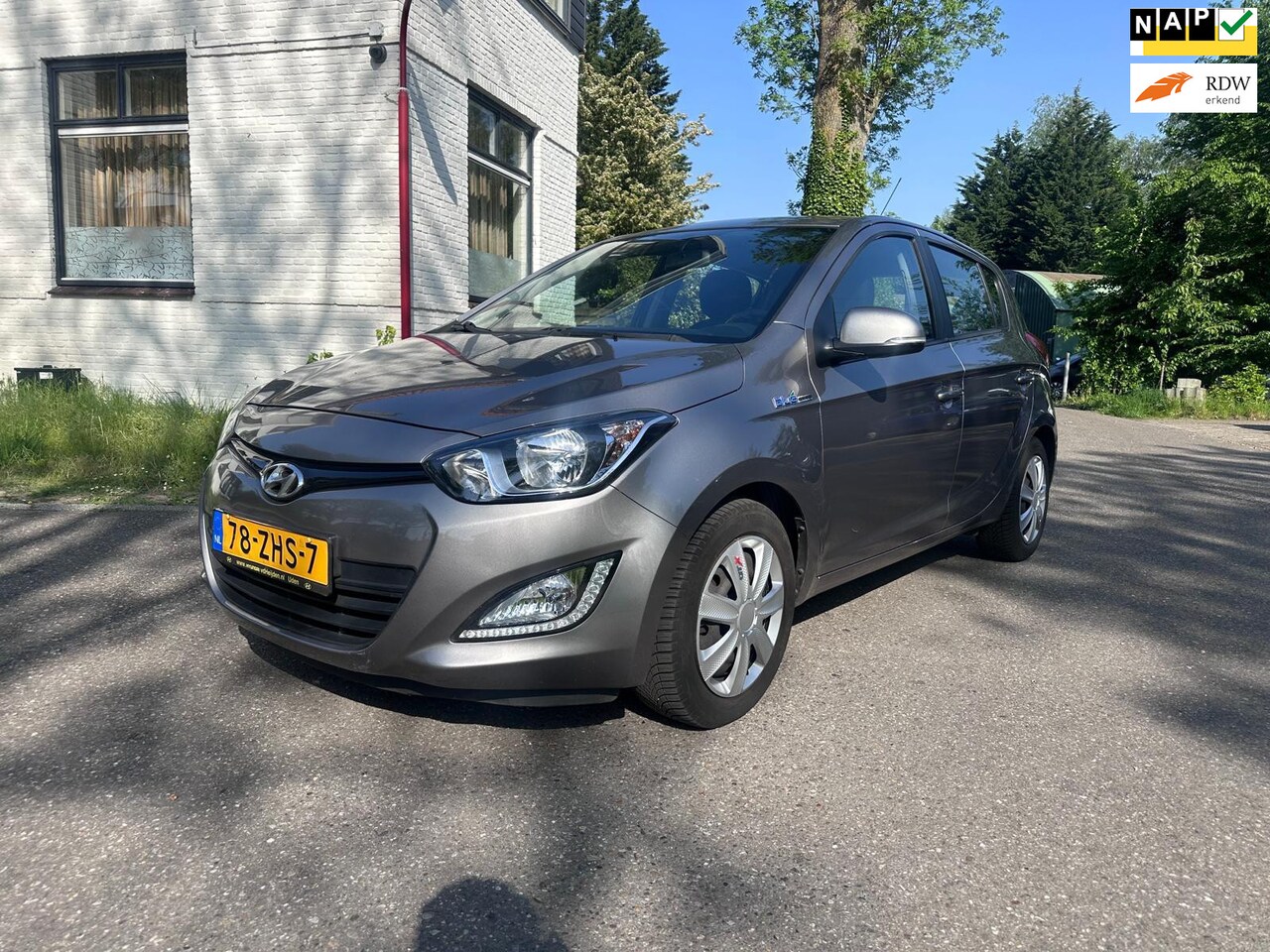 Hyundai i20 - 1.2i i-Motion 1E eigenaar*NAP* Parkeersensor*Airco*Metallic*Boekjes aanwezig - AutoWereld.nl