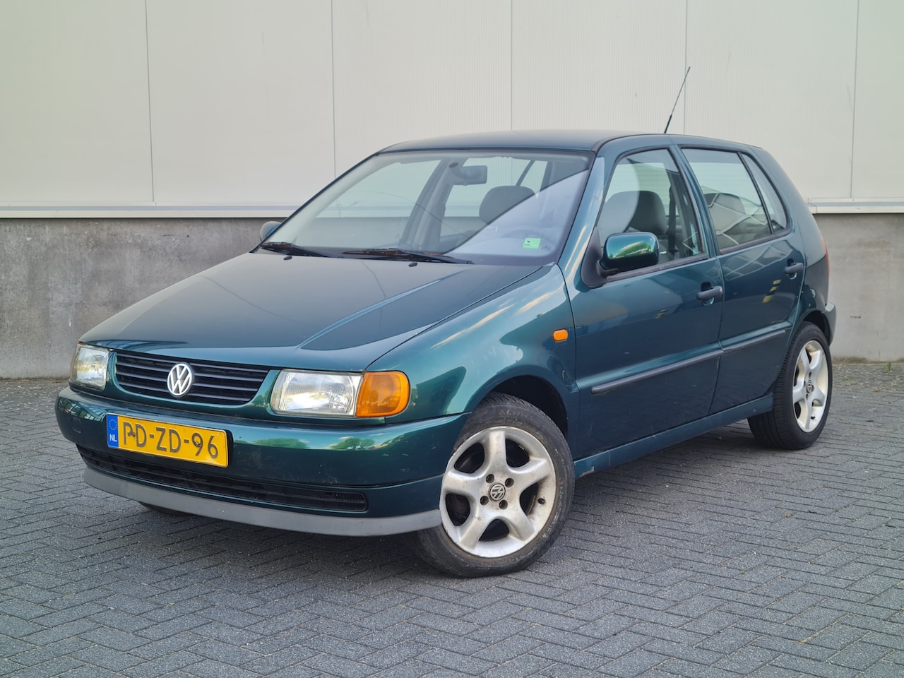 Volkswagen Polo - 1.4 rijd en schakeld goed met een nieuwe apk koopje - AutoWereld.nl