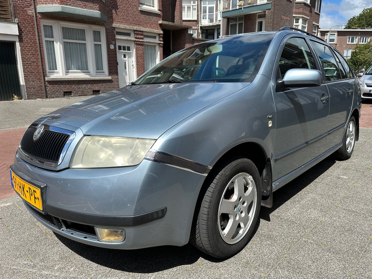 Skoda Fabia Combi - 1.4-16V Elegance AUTOMAAT Nieuwe Apk Airco Cruise Pano Goed rijdende Auto - AutoWereld.nl
