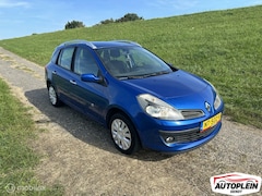 Renault Clio Estate - 1.2-16V Corporate