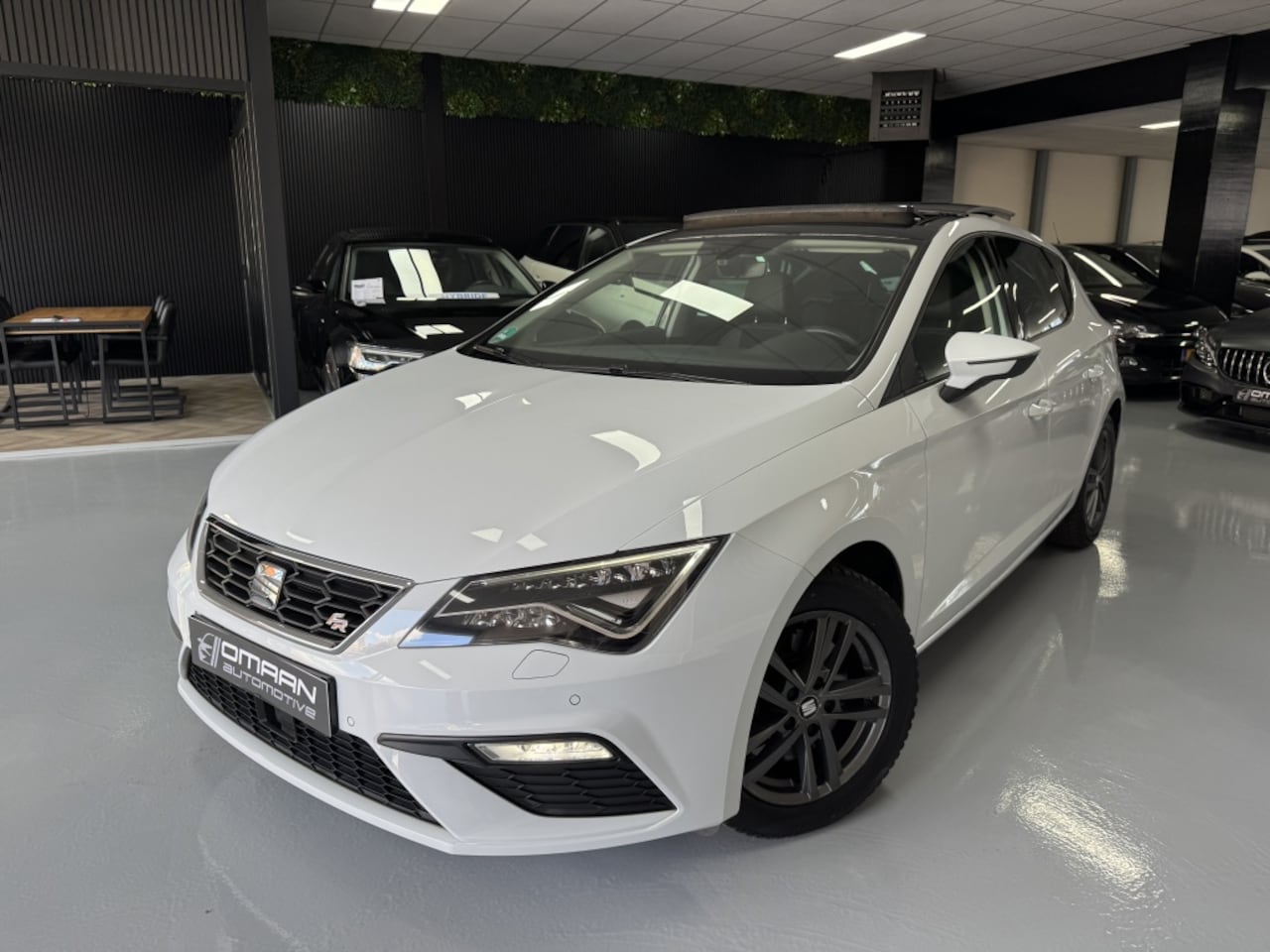 SEAT Leon - 1.8 TSI FR 180PK DSG PANO LED CAMERA - AutoWereld.nl