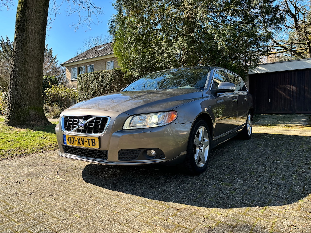 Volvo V70 - 2.5T Summum - AutoWereld.nl