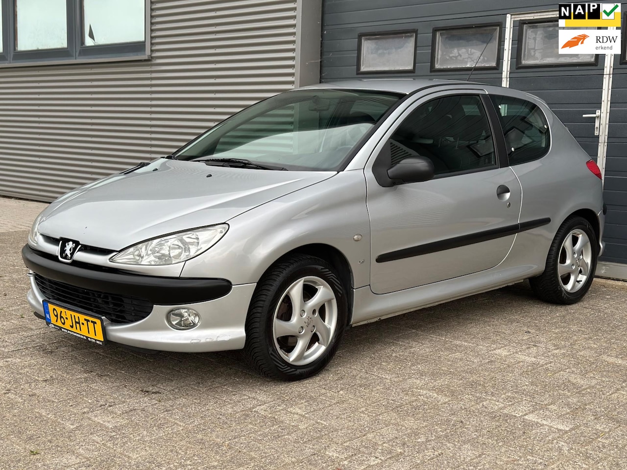 Peugeot 206 - 1.6-16V XS - CARPLAY!! - NWE APK - RIJDT PRIMA. - AutoWereld.nl