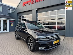 Volkswagen Tiguan - 2.0 TSI 4Motion R-Line / Pano / Virtual / LED / Trekhaak / Full Option