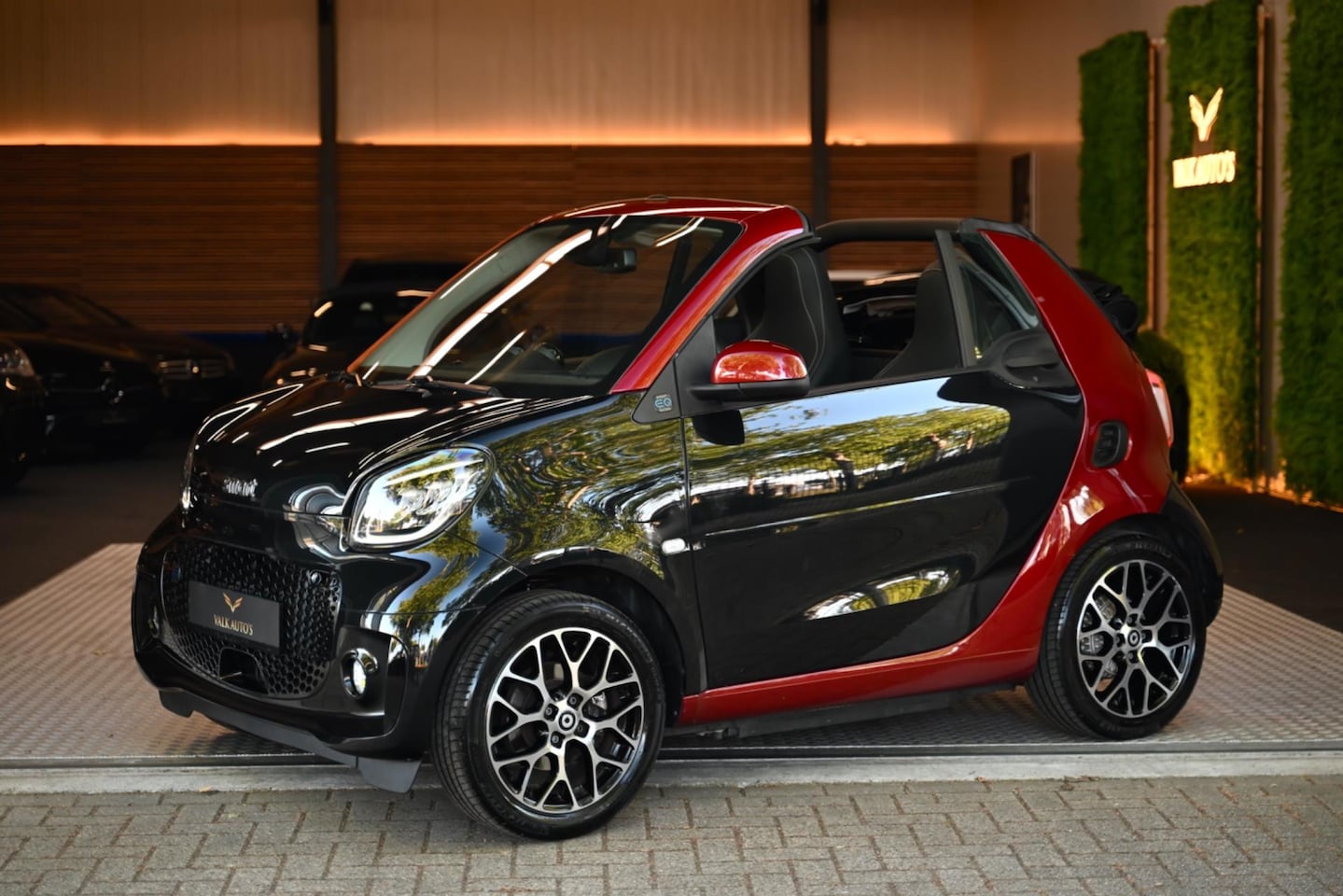 Smart Fortwo cabrio - EQ Comfort PLUS 18 kWh Facelift - Leer - Stoelverwarming - Achteruitrijcamera - Cruise Con - AutoWereld.nl