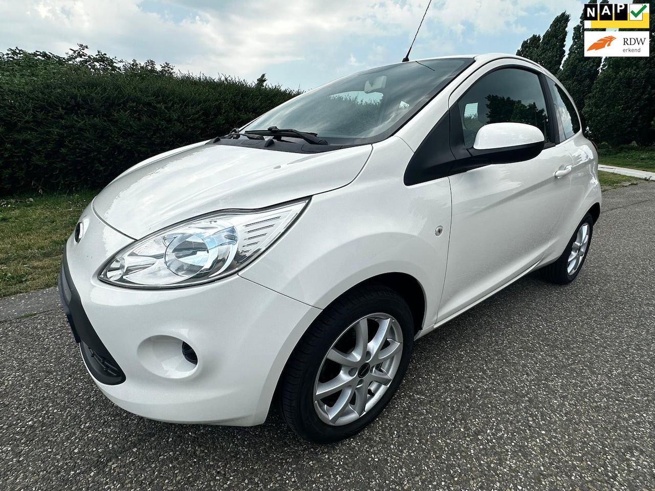 Ford Ka - 1.2 Style start/stop 1.2 Style start/stop, Airco, Parkeersensoren, LM-velgen. - AutoWereld.nl