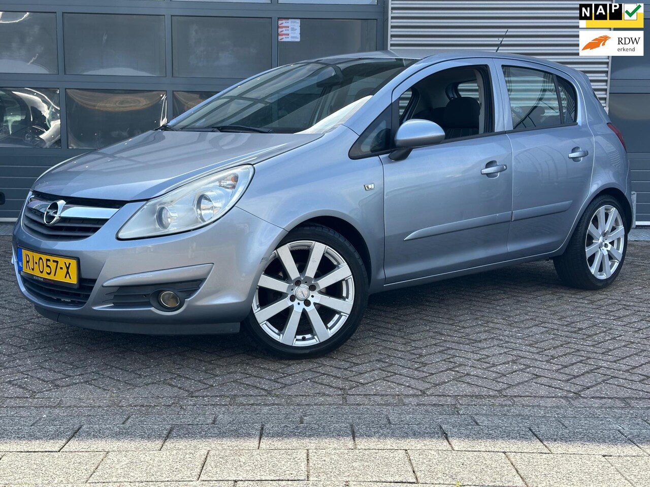 Opel Corsa - 1.2-16V Essentia | Airco | CRUISECR | INRUILTOPPER - AutoWereld.nl