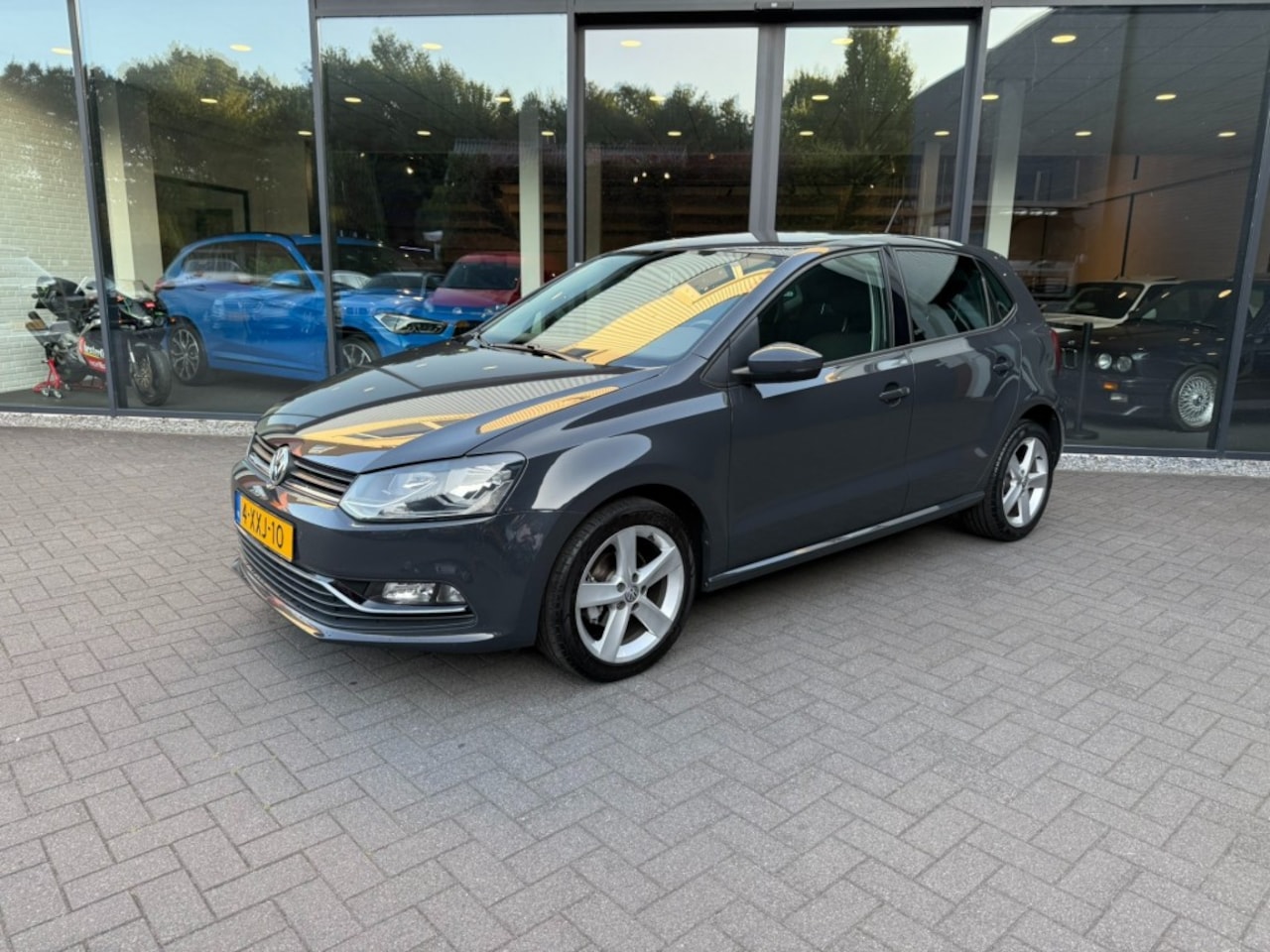 Volkswagen Polo - 1.2 TSI Highline 1.2 TSI 90pk Highline,Navi,Clima,Cruise,Camera,LMV,Multi Stuur - AutoWereld.nl