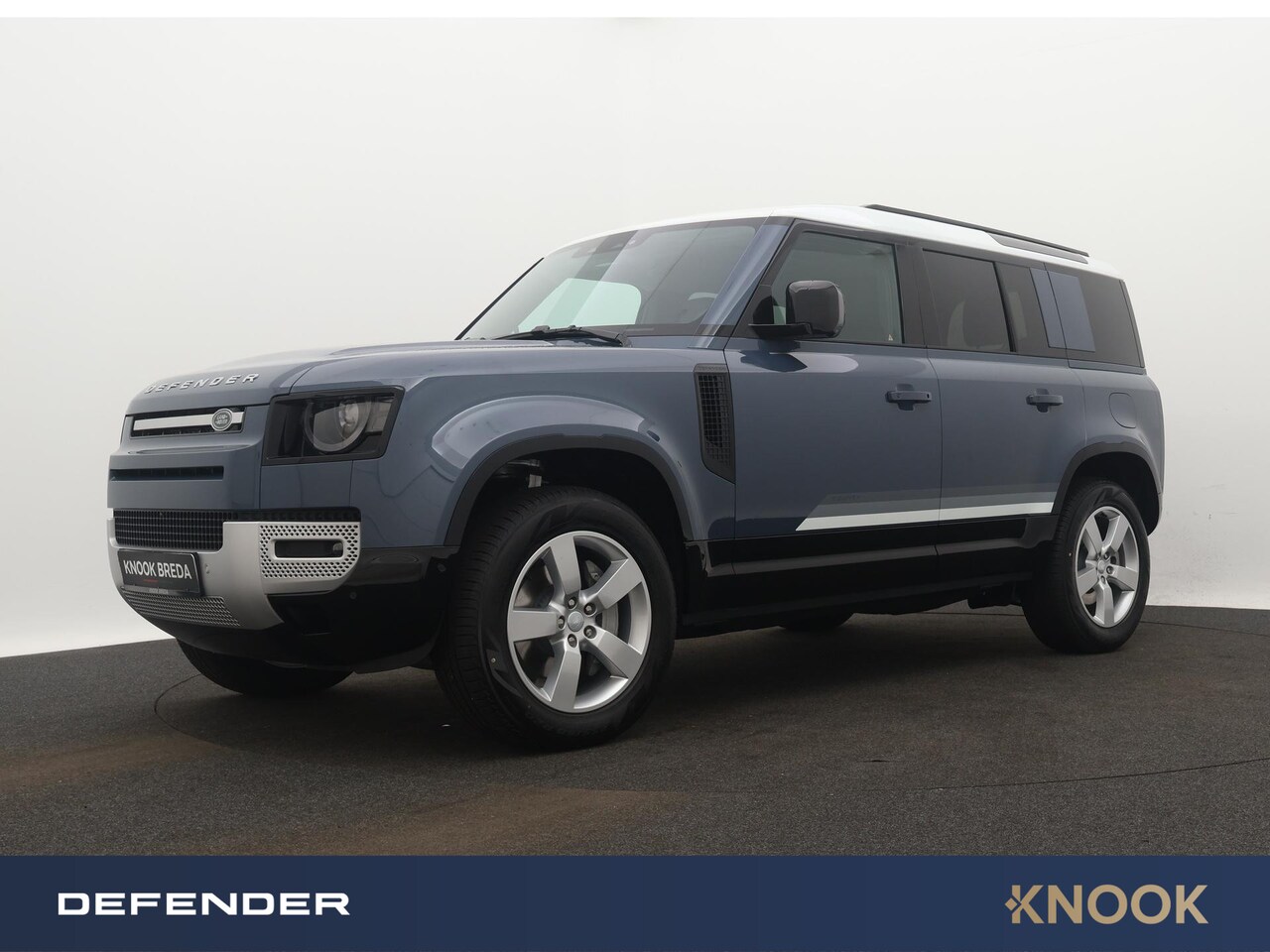 Land Rover Defender 110 - P300e 110 S Country | Panoramadak | Adaptive Cruise Control - AutoWereld.nl