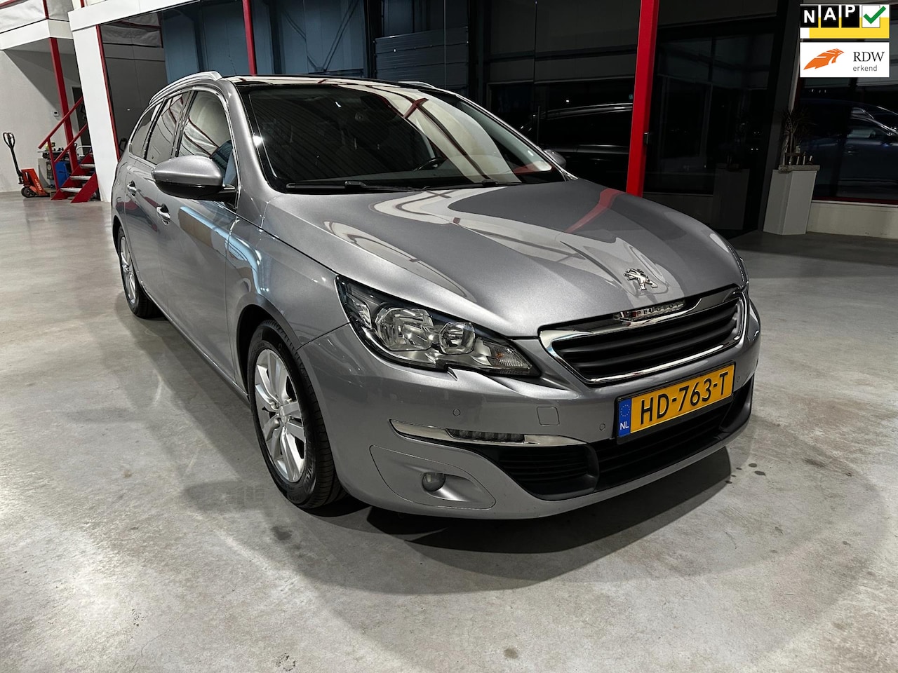 Peugeot 308 SW - 1.6 BlueHDI Blue Lease Executive Pack / Camera / Trekhaak / Navi / Clima / Pano / LMV /Cru - AutoWereld.nl