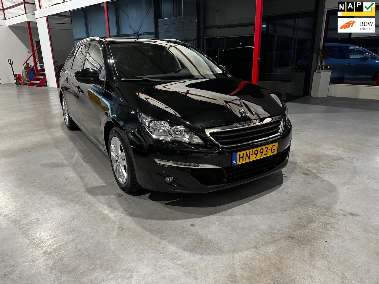Peugeot 308 SW - 1.6 BlueHDI Blue Lease Executive Pack / Pano / Navi / Cruise / Trekhaak / LMV / Clima / - AutoWereld.nl