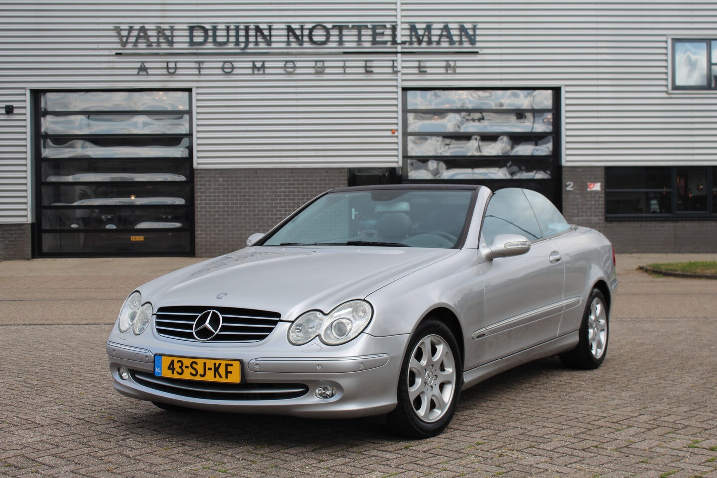 Mercedes-Benz CLK-klasse Cabrio - 240 Avantgarde V6 / Youngtimer / Carplay / Leer / N.A.P. - AutoWereld.nl