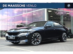 BMW 5-serie - 530e M Sport Automaat / Panoramadak / Stoelventilatie / Bowers & Wilkins / Comfort Access