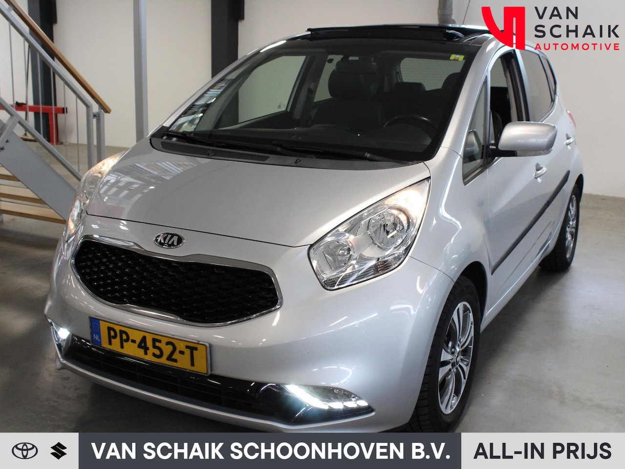 Kia Venga - 1.4 CVVT Summer Edition | Schuif-/kanteldak | Trekhaak | Achteruitrijcamera | Parkeersenso - AutoWereld.nl