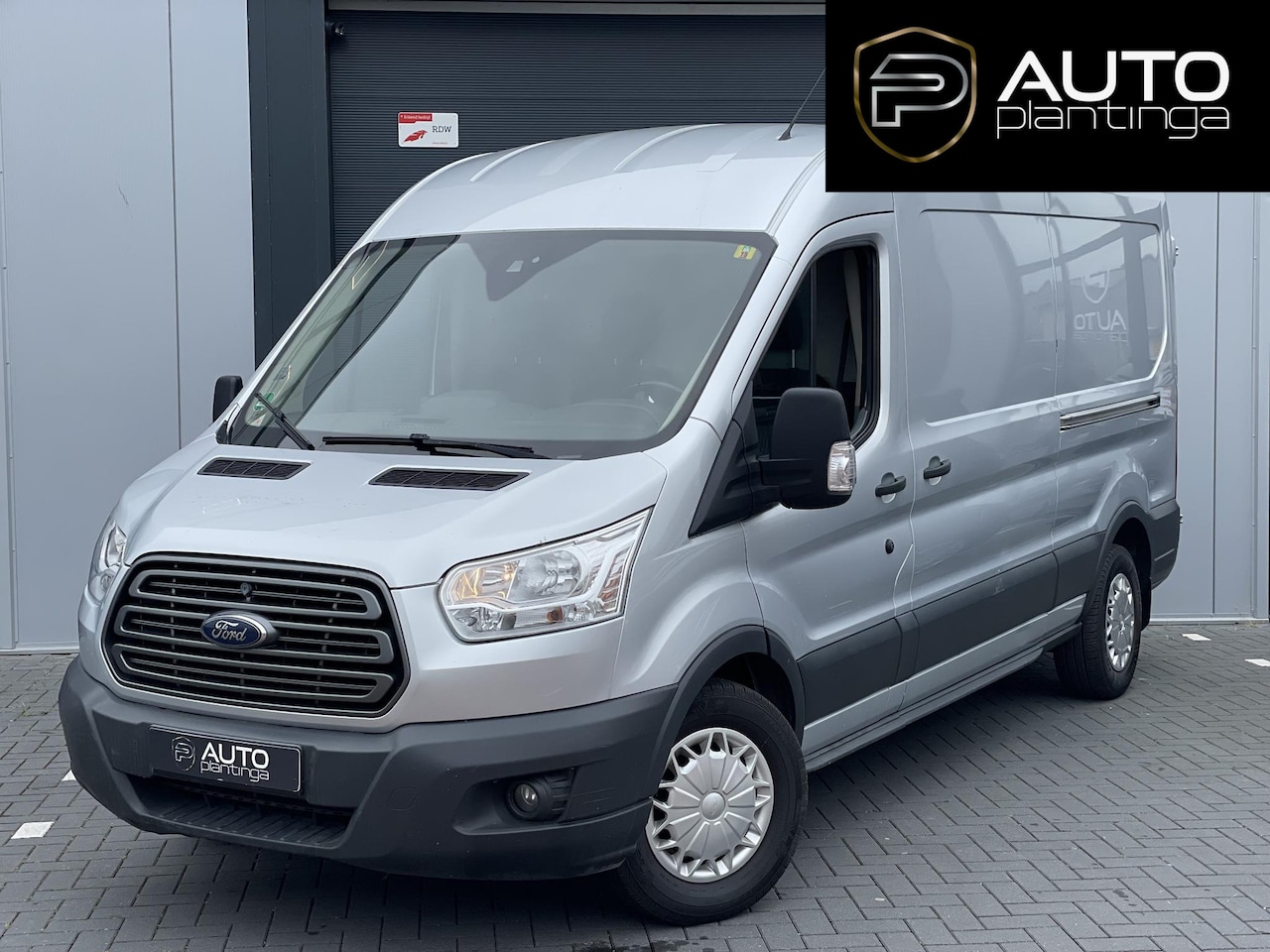 Ford Transit - 350 2.2 TDCI L3H2 Trend | Airco | Cruise | Achteruitrij Camera | - AutoWereld.nl