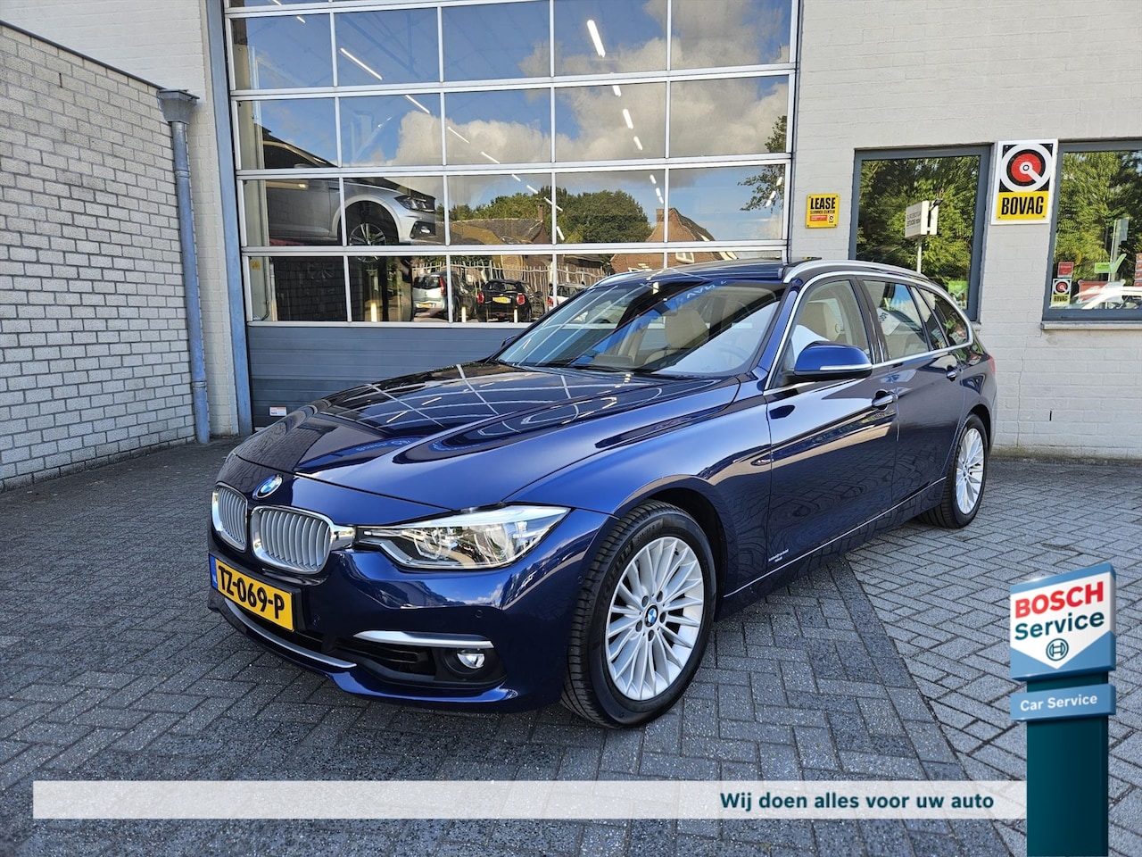 BMW 3-serie Touring - (f31) 318i 136pk Luxury Edition Automaat - AutoWereld.nl