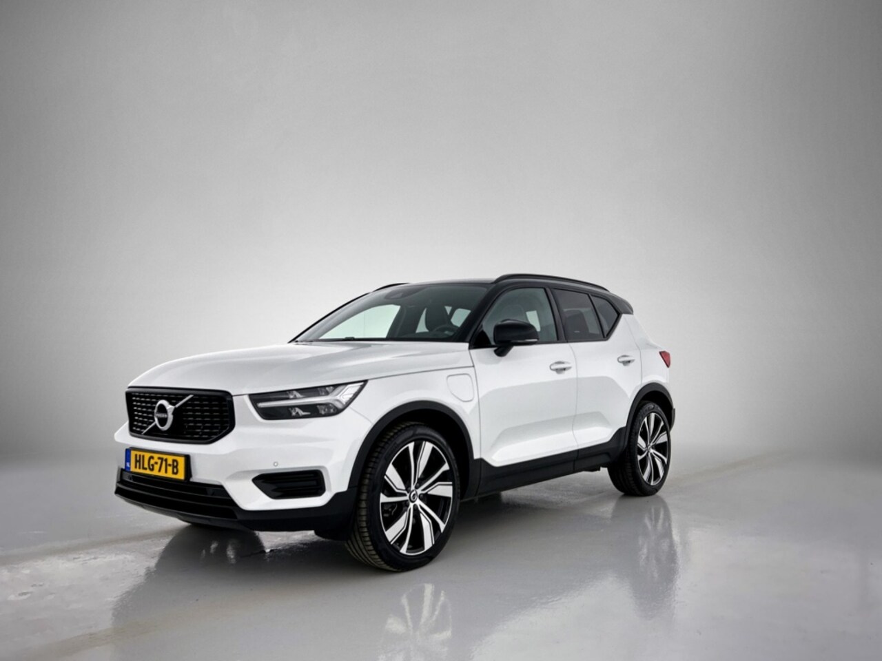 Volvo XC40 - T4 Recharge R-Design | 20" | Camera | Leder/Nubuck - AutoWereld.nl