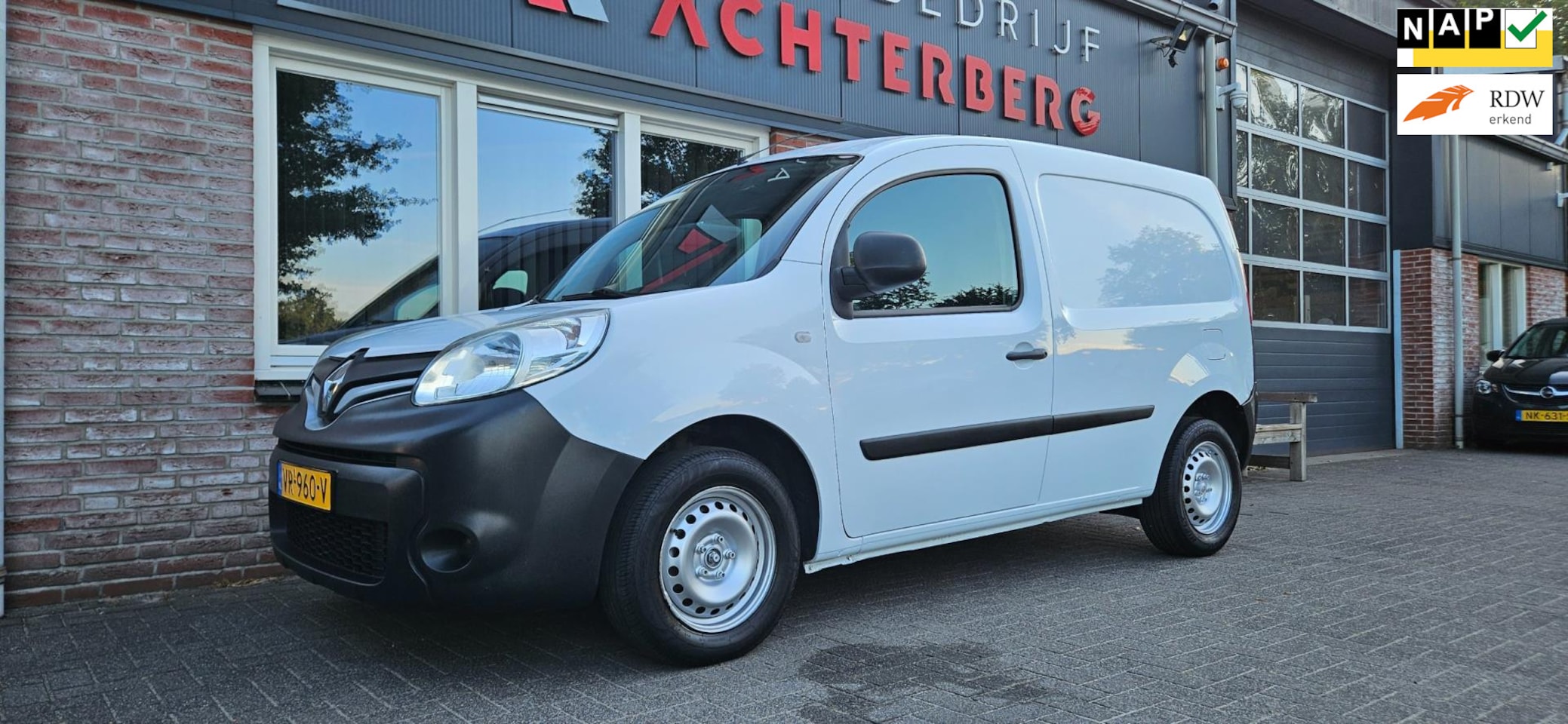 Renault Kangoo Express - 1.5 dCi 75 Express Comfort S&S Airco! Cruise Control! Navigatie! PDC! Nette Bus! NAP! Nieu - AutoWereld.nl