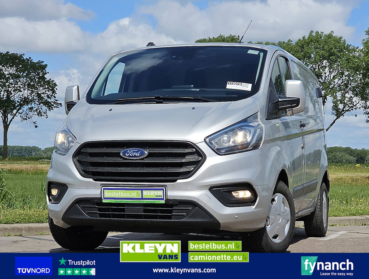 Ford Transit Custom - 2.0 L2H1 Navi Airco! - AutoWereld.nl