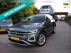 Volkswagen T-Roc - 110PK TSI ADAP CRUISE/NAVI/AIRCO-ECC/CAMERA/BLUETOOTH/CARPLAY/IQ LIGHT/6 BAK/PDC V+A/IMW 1