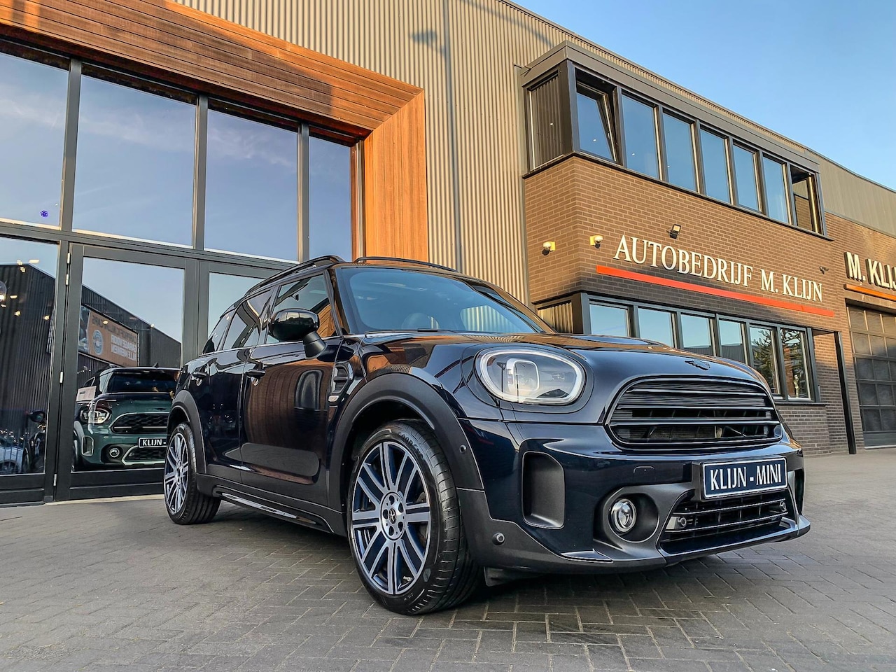 MINI Countryman - Mini 1.5 Cooper MINI Yours Aut/Leer/Memory/Head up/Pano/Camera/Btw/Vol - AutoWereld.nl
