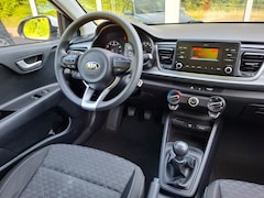 Kia Rio - 1.2 4 Cilinder 1e Eig/Airco/Bluetooth/Trekhaak