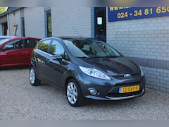 Ford Fiesta - 1.4 Titanium automaat Clima Pdc Trekhaak